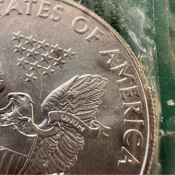 2009 American Silver Eagle $1 • 1 oz .999 Fine Silver • Uncirculated • Toned - Picture 7 of 11